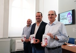 Juan Antonio Martín, alcalde de Martinamor; David Mingo, diputado de Cultura; y Javier de Prado, representante de Civitas.