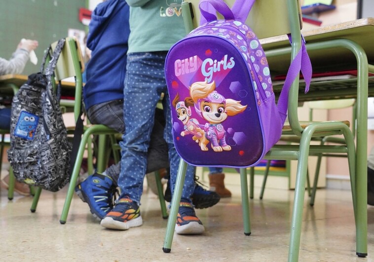 Educación llama a la calma a los padres de niños de un año sin plaza gratuita: 'Habrá para todos'
