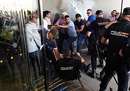 Los incidentes en la delegación de la Junta de Castilla y León.