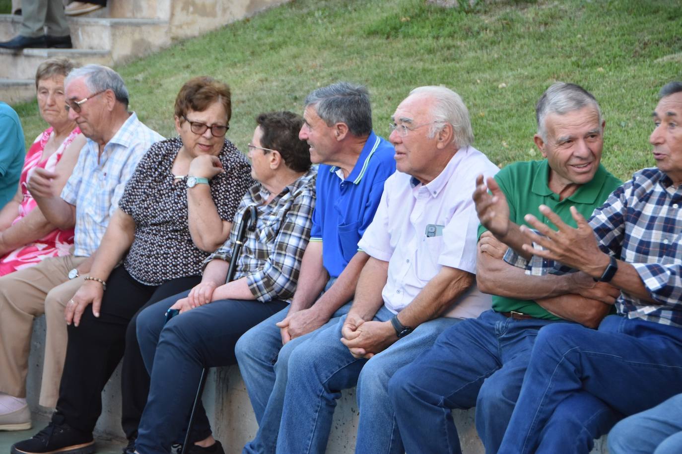 La ex ministra García Tejerina ensalza el medio rural en el emotivo pregón ofrecido en San Pedro del Valle