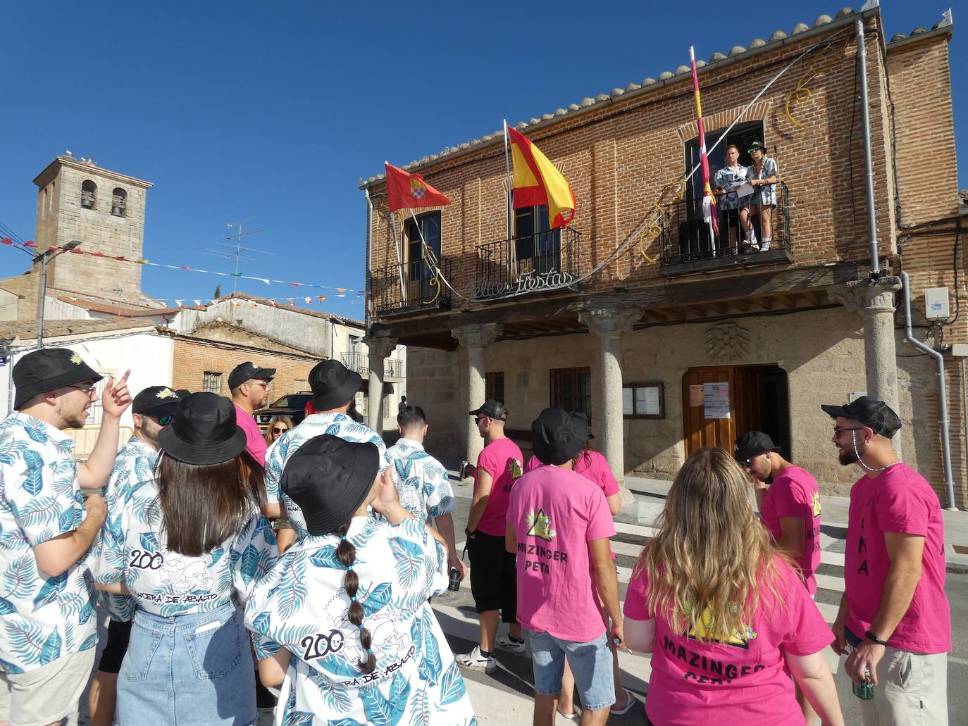 Las peñas de Mancera de Abajo animaron el inicio de las fiestas del verano