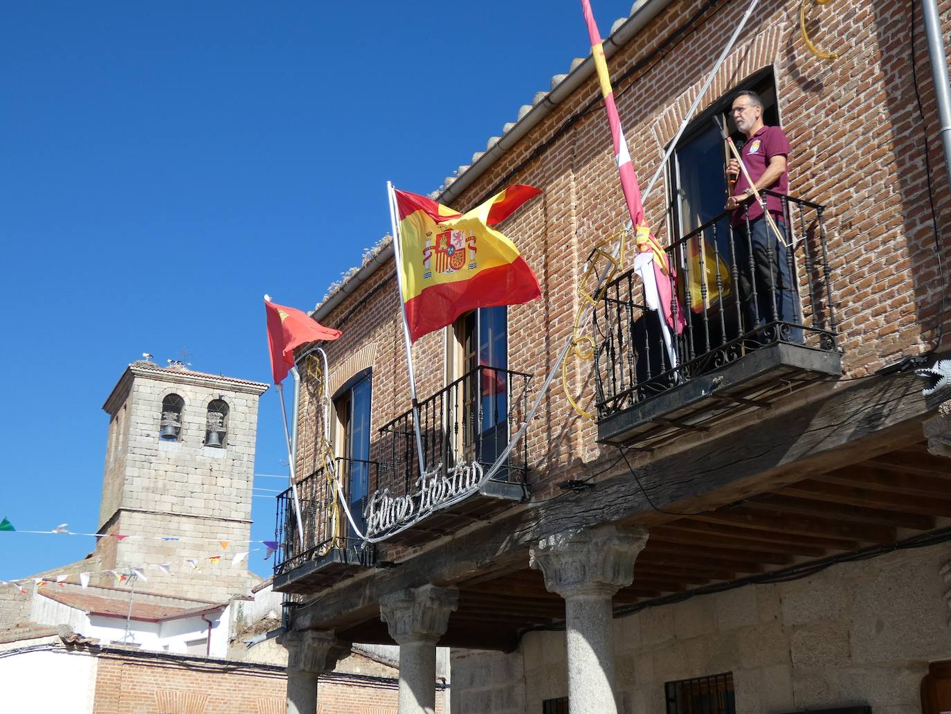 Las peñas de Mancera de Abajo animaron el inicio de las fiestas del verano