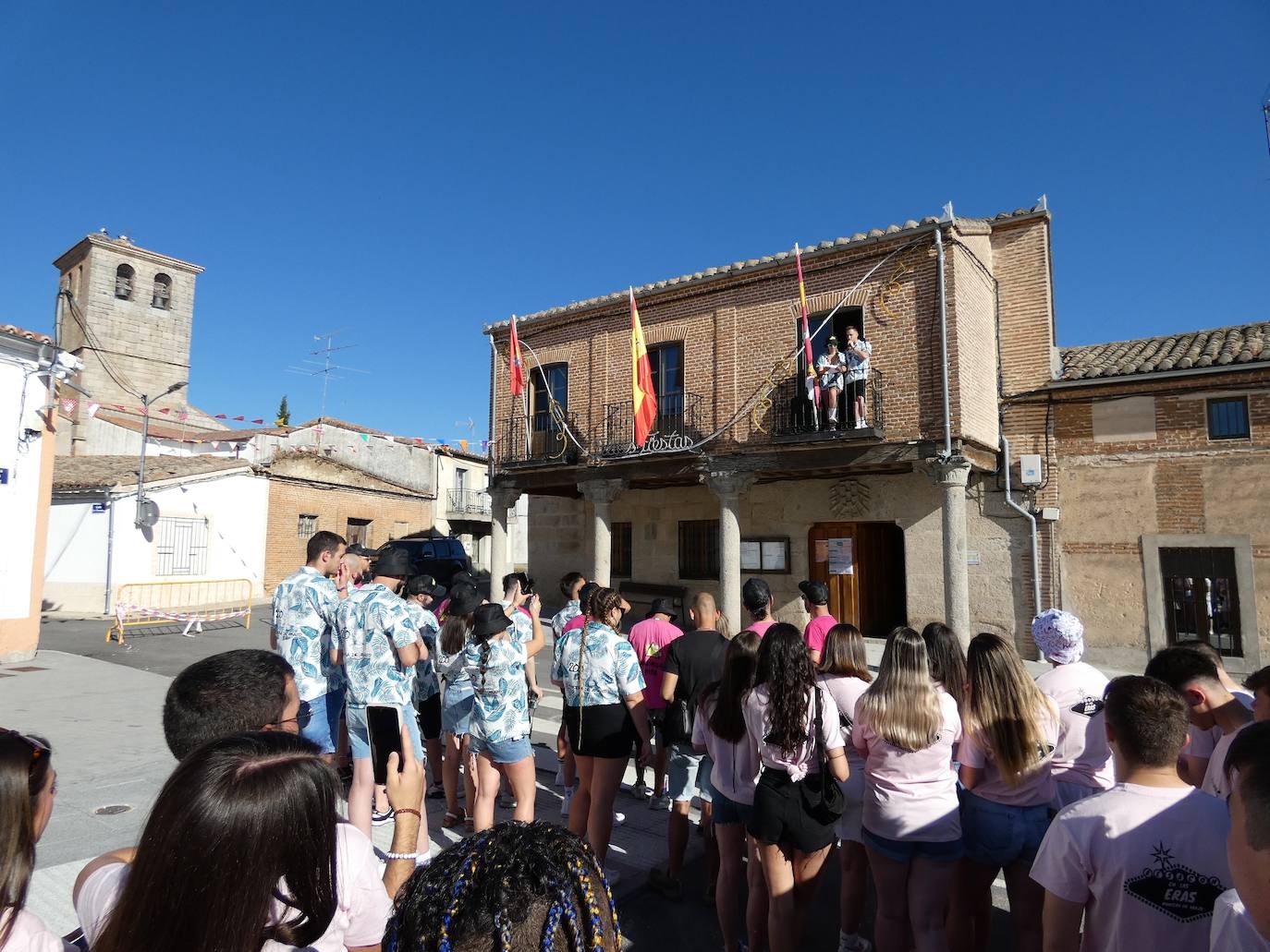 Las peñas de Mancera de Abajo animaron el inicio de las fiestas del verano