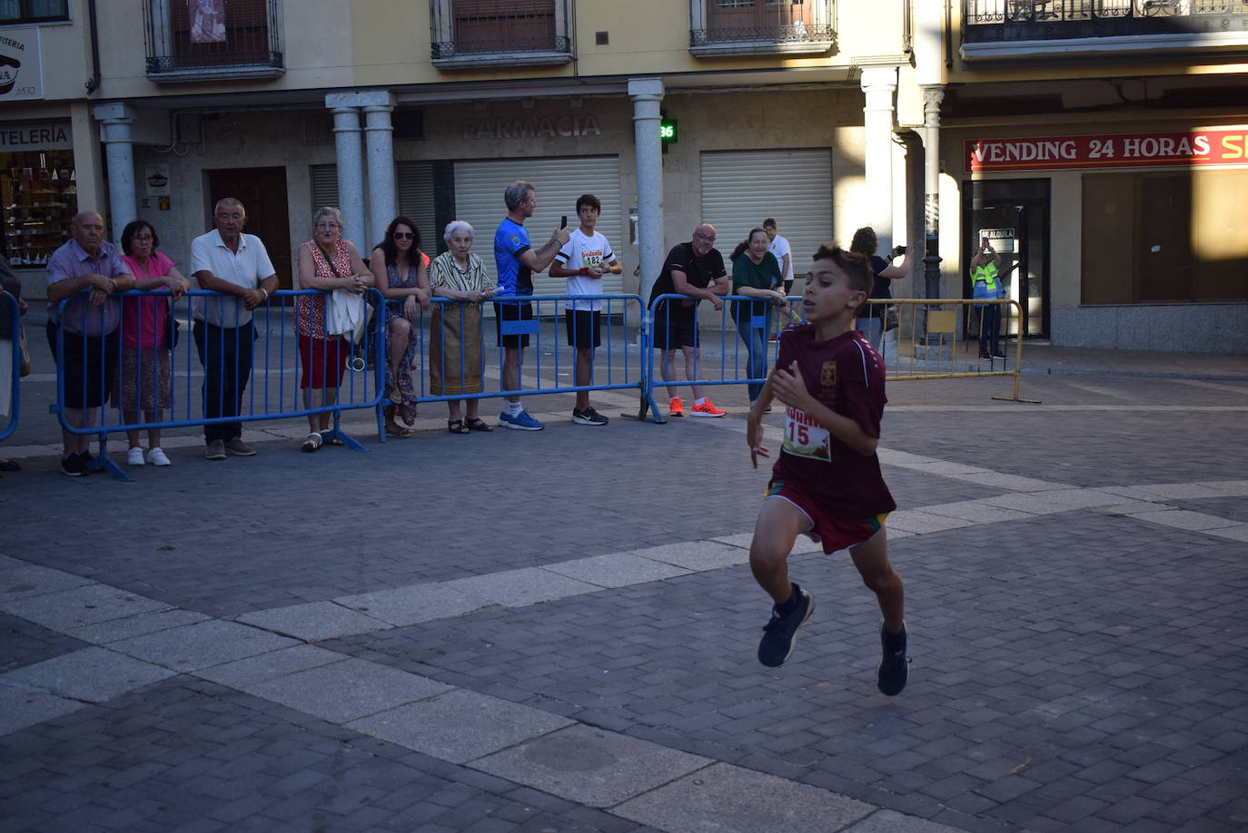 Las mejores imágenes de la V Carrera Nocturna Villa de Alba de Tormes