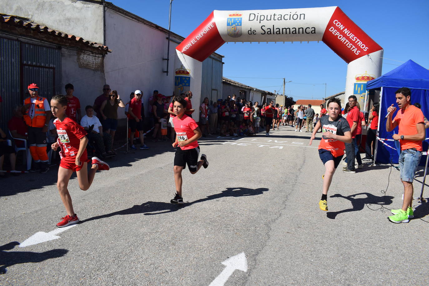 Las mejores fotos de la &#039;VI Carrera Solidaria Un Nuevo Impulso de Coca de Alba&#039;