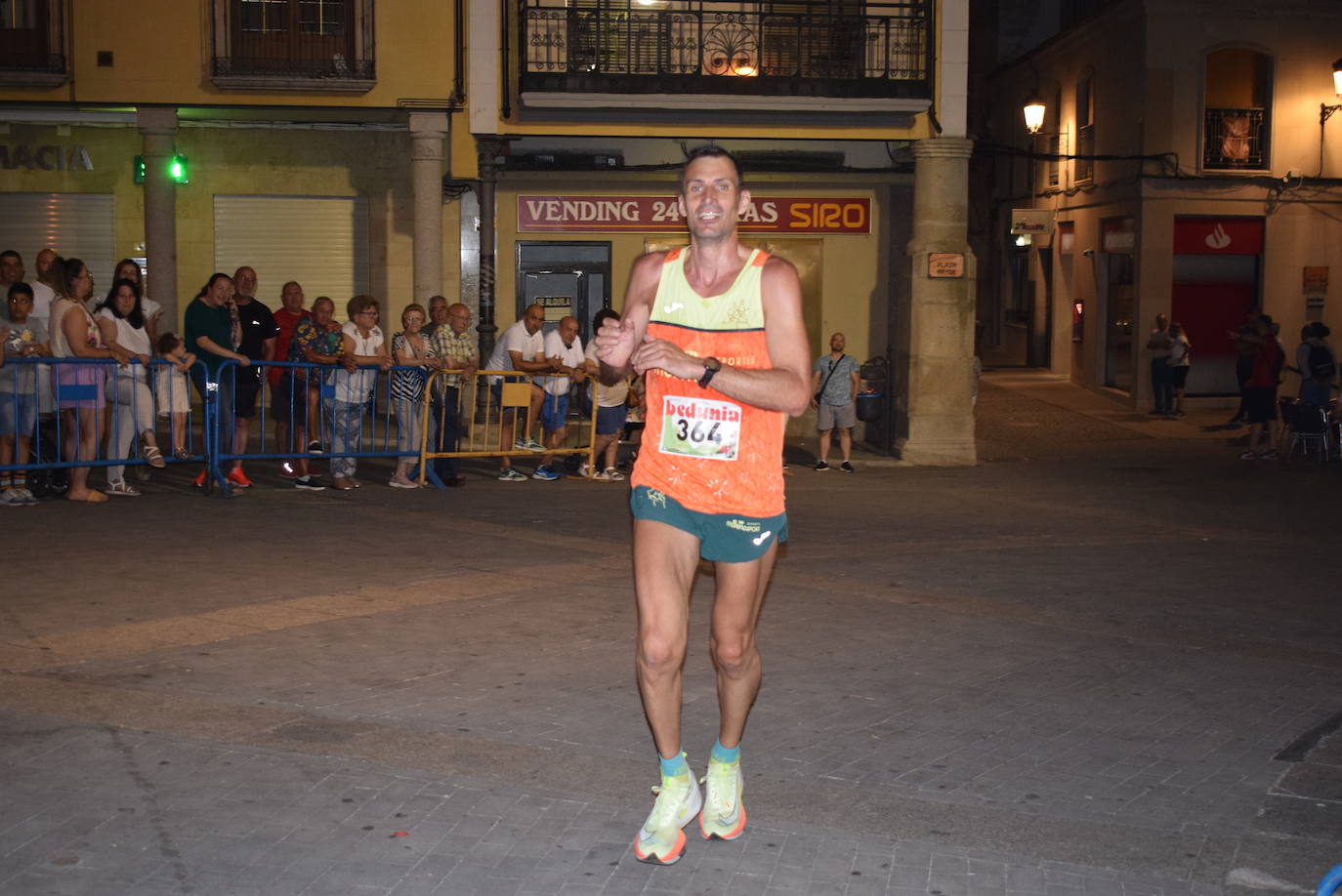 Las mejores imágenes de la V Carrera Nocturna Villa de Alba de Tormes