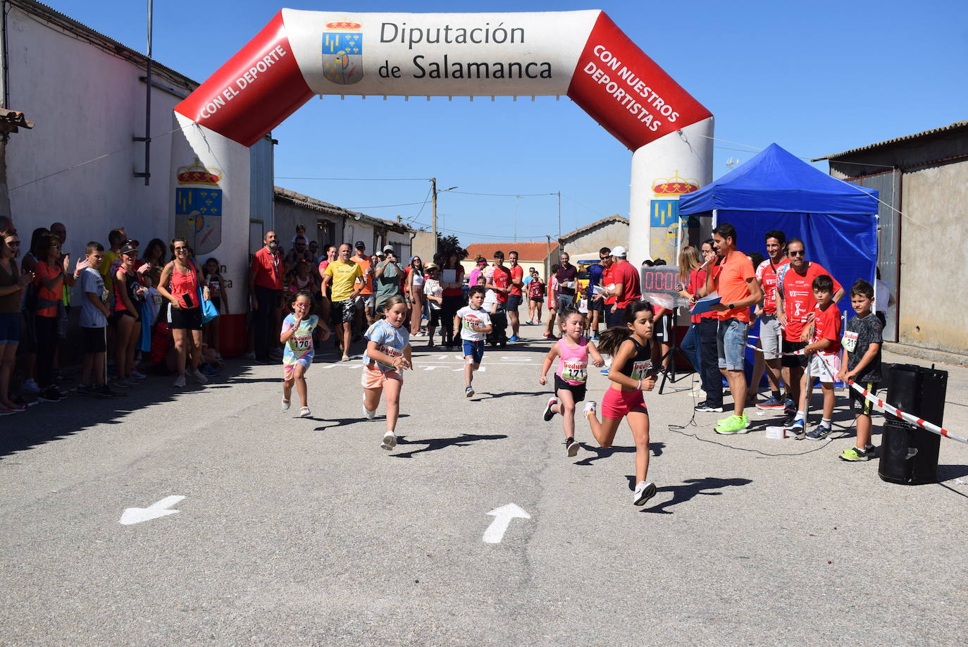 Las mejores fotos de la &#039;VI Carrera Solidaria Un Nuevo Impulso de Coca de Alba&#039;