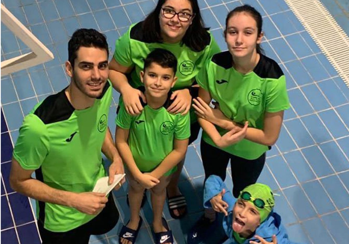 Integrantes del club de natación Calle 4 Swim Club