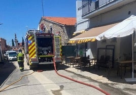 Un instante de la intervención de los Bomberos