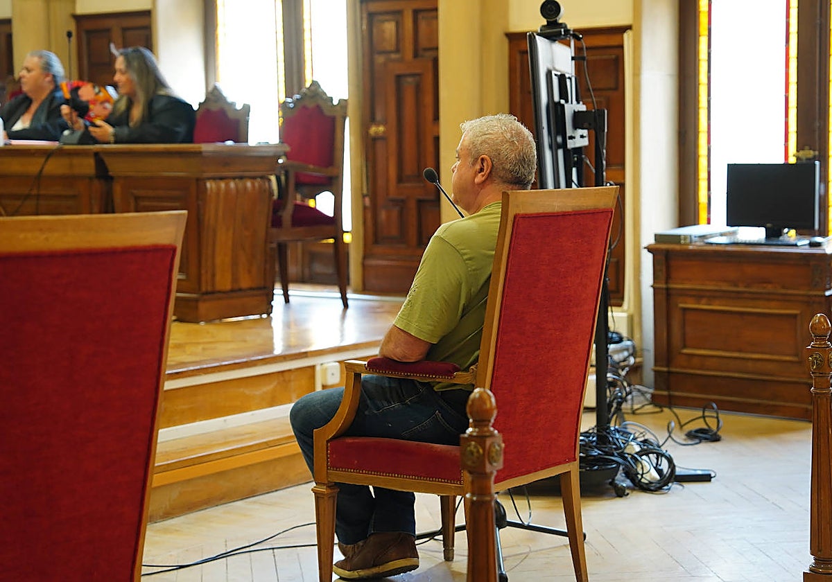 El acusado en un momento del juicio en la Audiencia Provincial.