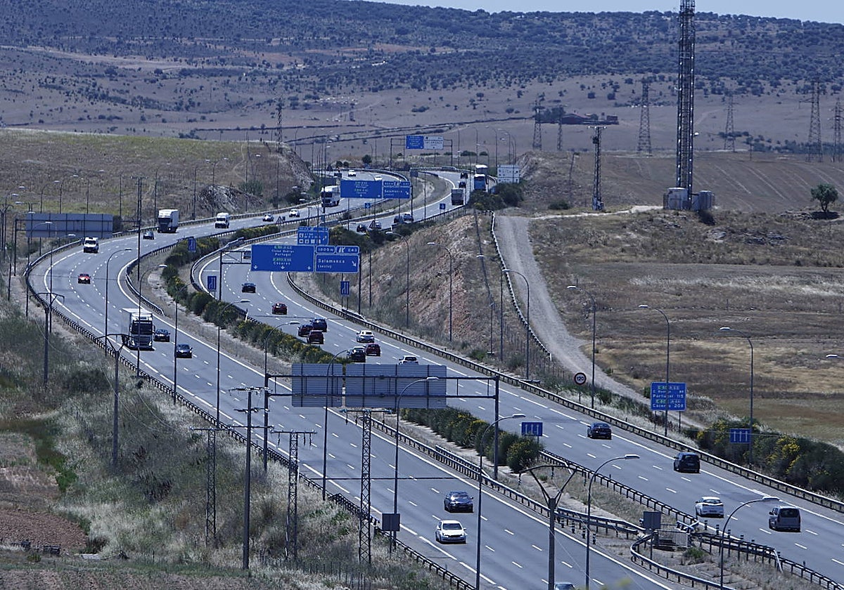 Vista aérea de la autovía A-62 a su paso por Salamanca