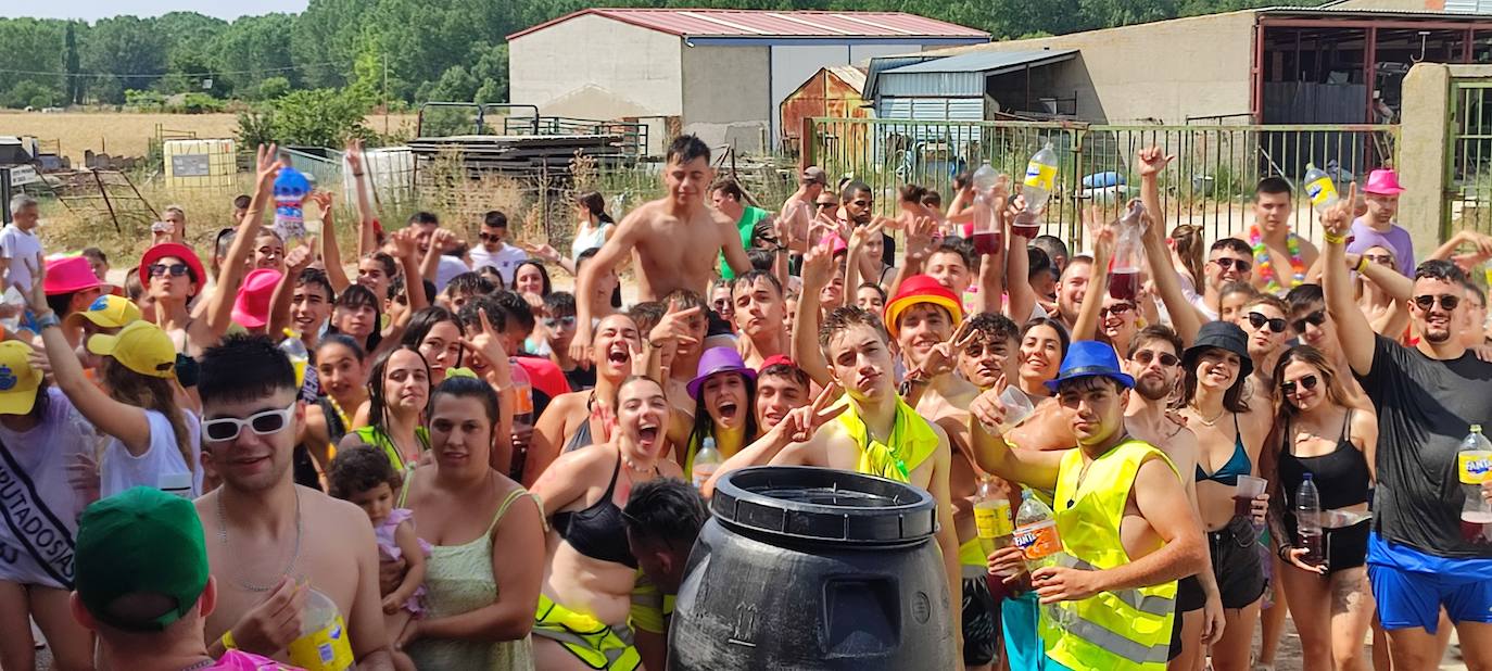 Chapuzón de alegría en las fiestas de Santiago