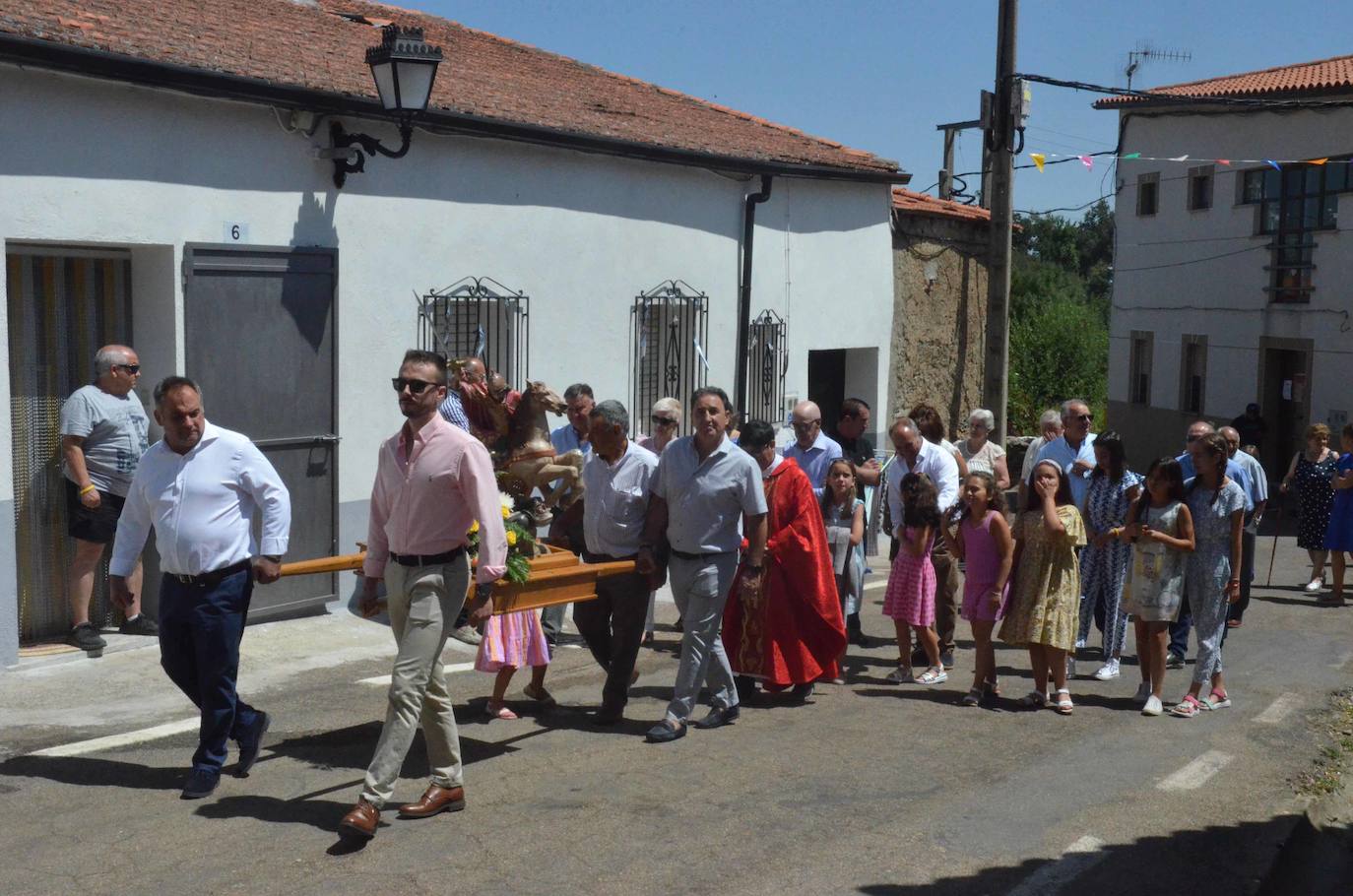 Culminan las fiestas de Rinconada de la Sierra con la procesión de Santiago Apóstol