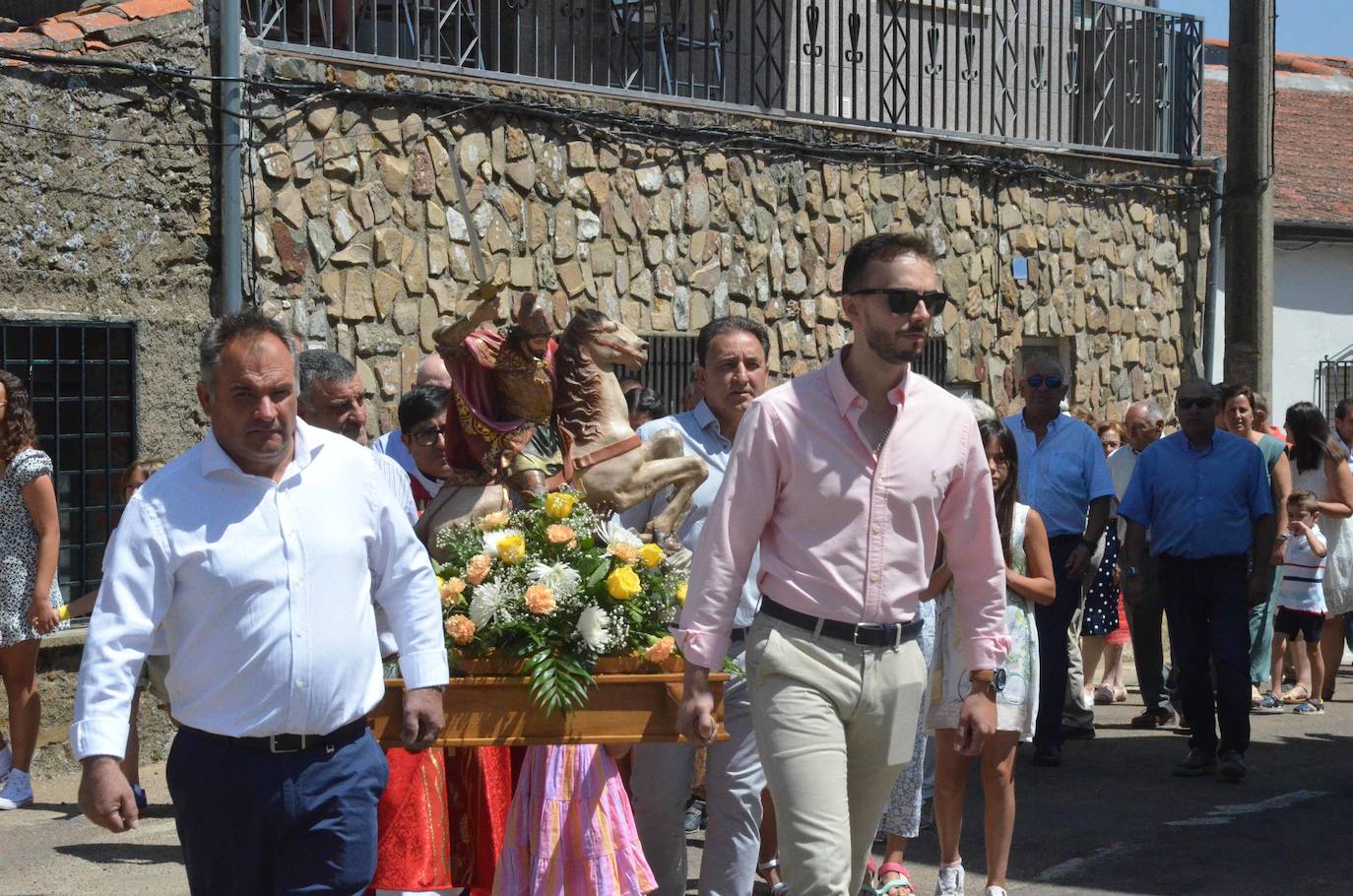 Culminan las fiestas de Rinconada de la Sierra con la procesión de Santiago Apóstol