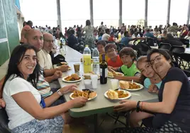 Familias al completo acudieron a la cita gastronómica