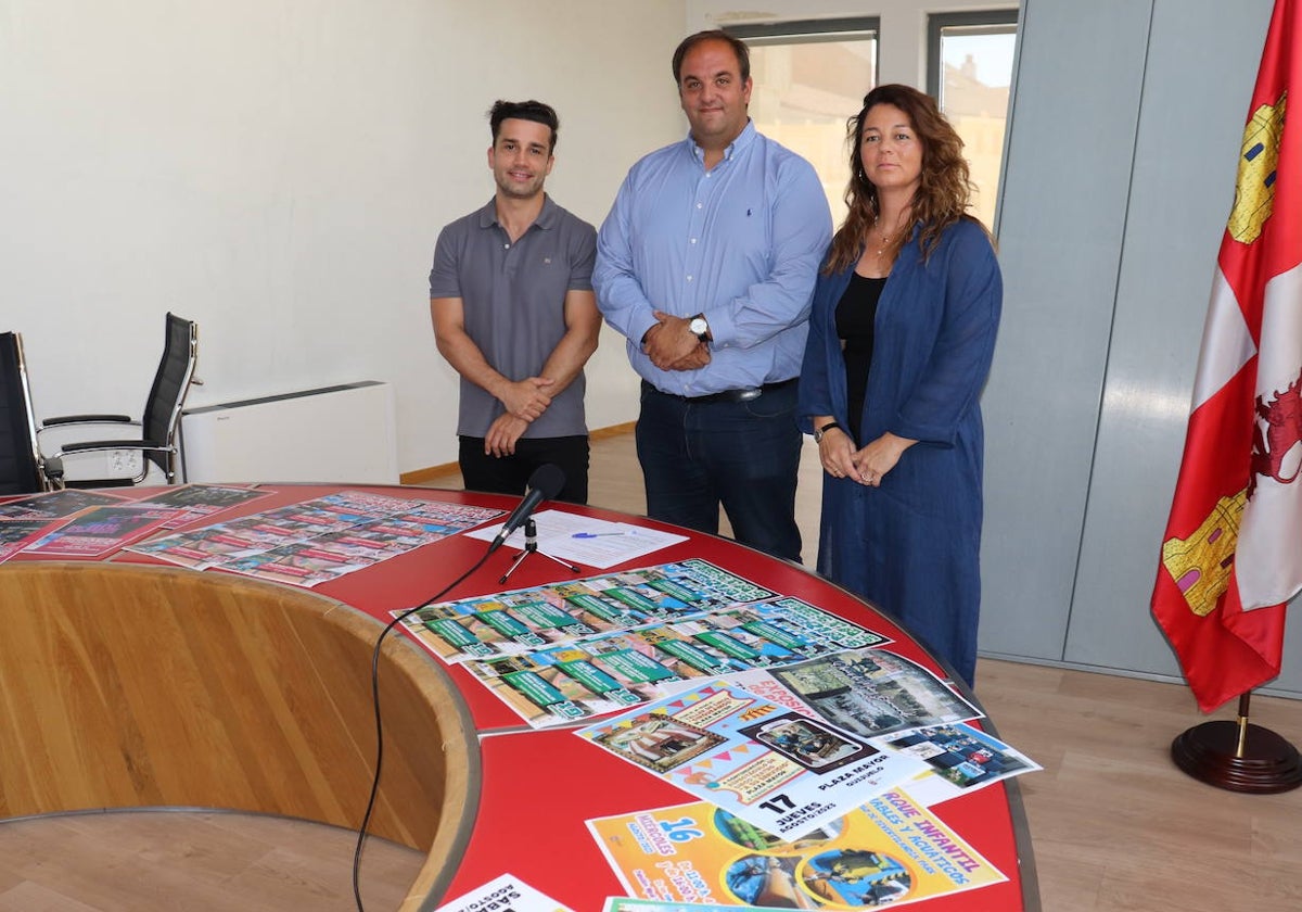 Jesús Manuel Hernández, Roberto Martín y María Jesús Moro, en la presentación de las fiestas.