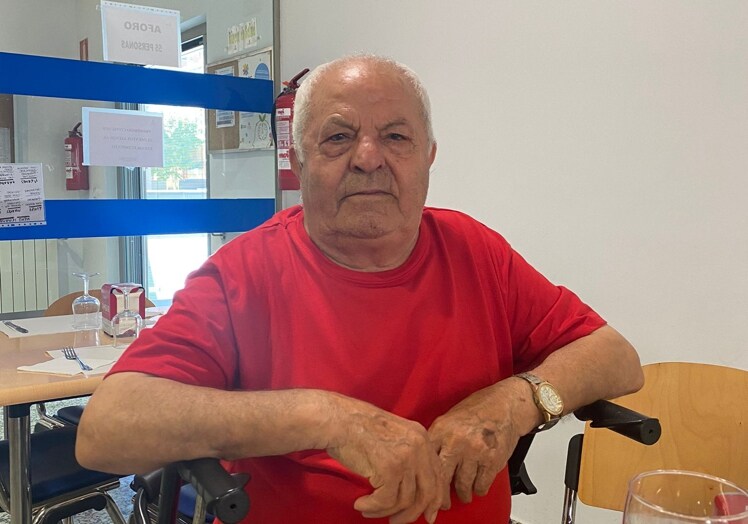 Placido Iglesias, 85 años: «Muchos días me levantaba a las tres de la mañana para ir a ordeñar vacas y traer dinero a casa. Luego trabajé sin descanso en una empresa. Fueron años duros, de mucho dolor, en los que perdí a uno de mis hijos».