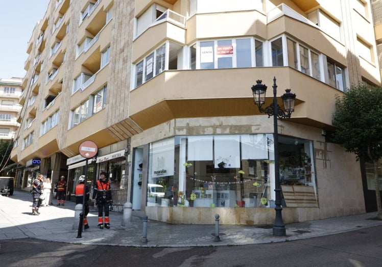 Fuga de agua en la Calle Arco