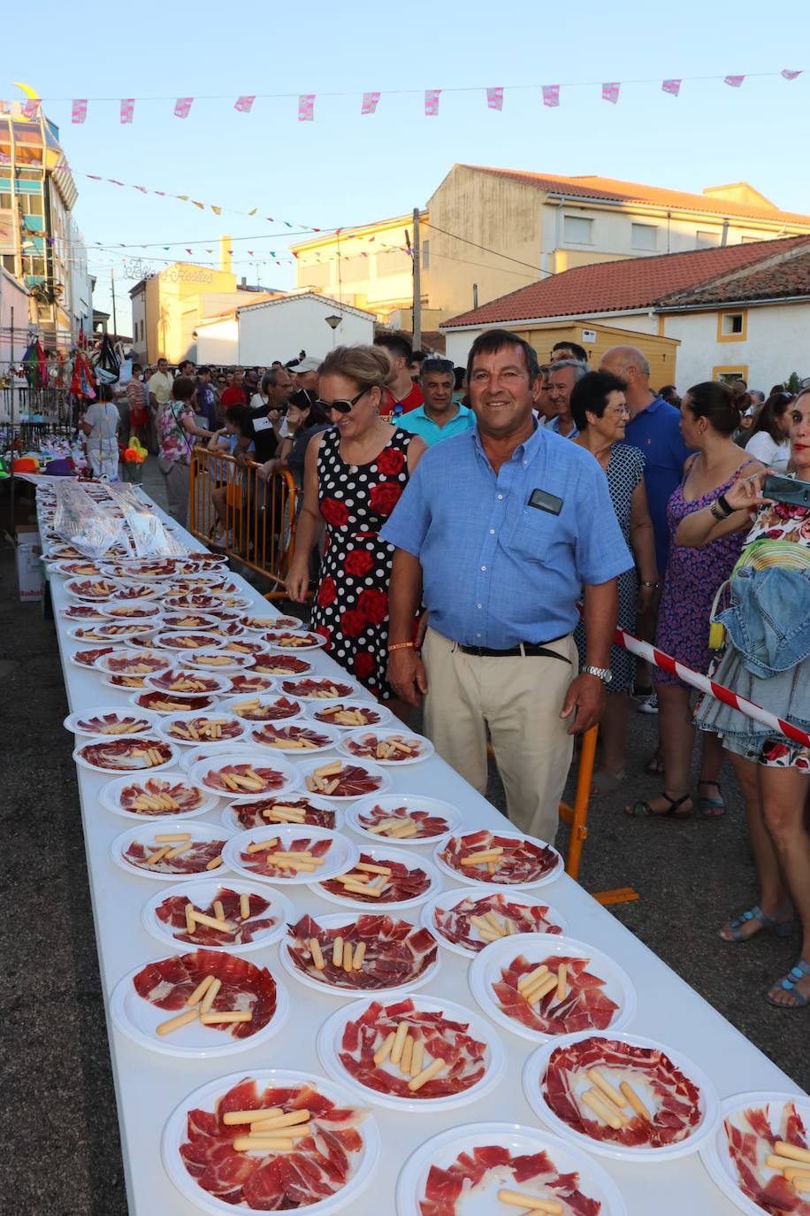 Frades de la Sierra disfruta del buen jamón