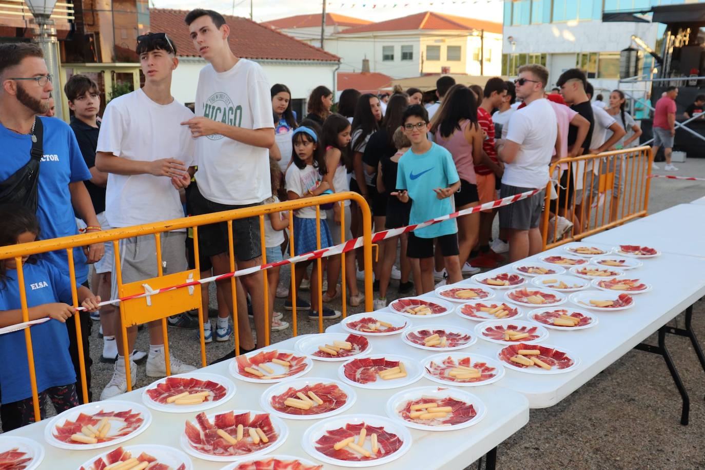 Frades de la Sierra disfruta del buen jamón