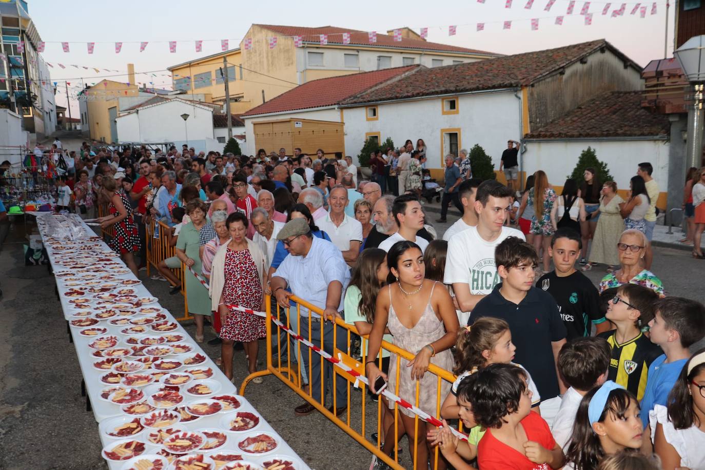 Frades de la Sierra disfruta del buen jamón