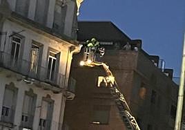 Los bomberos, en plena intervención