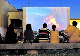 Cine al aire libre en la Plaza Torrente Ballester