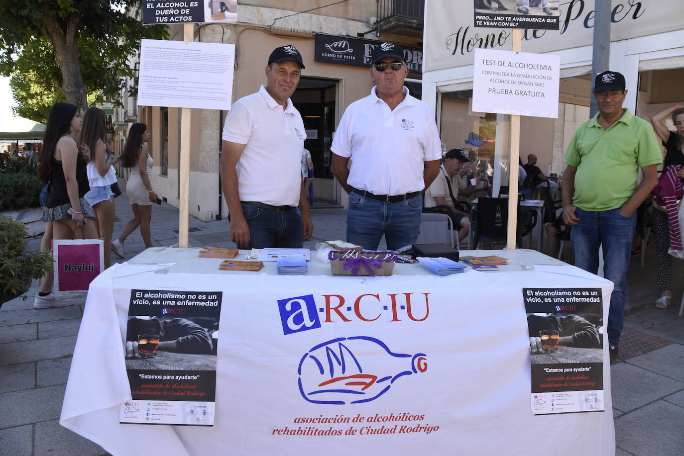 Ciudad Rodrigo reivindica su esencia comercial en el Martes Chico