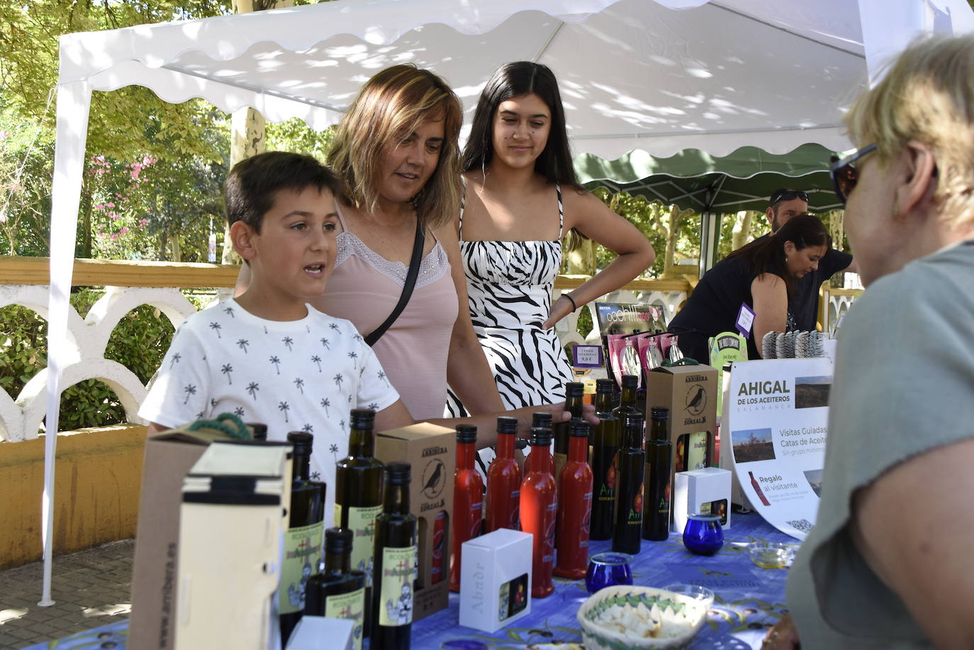 Ciudad Rodrigo reivindica su esencia comercial en el Martes Chico