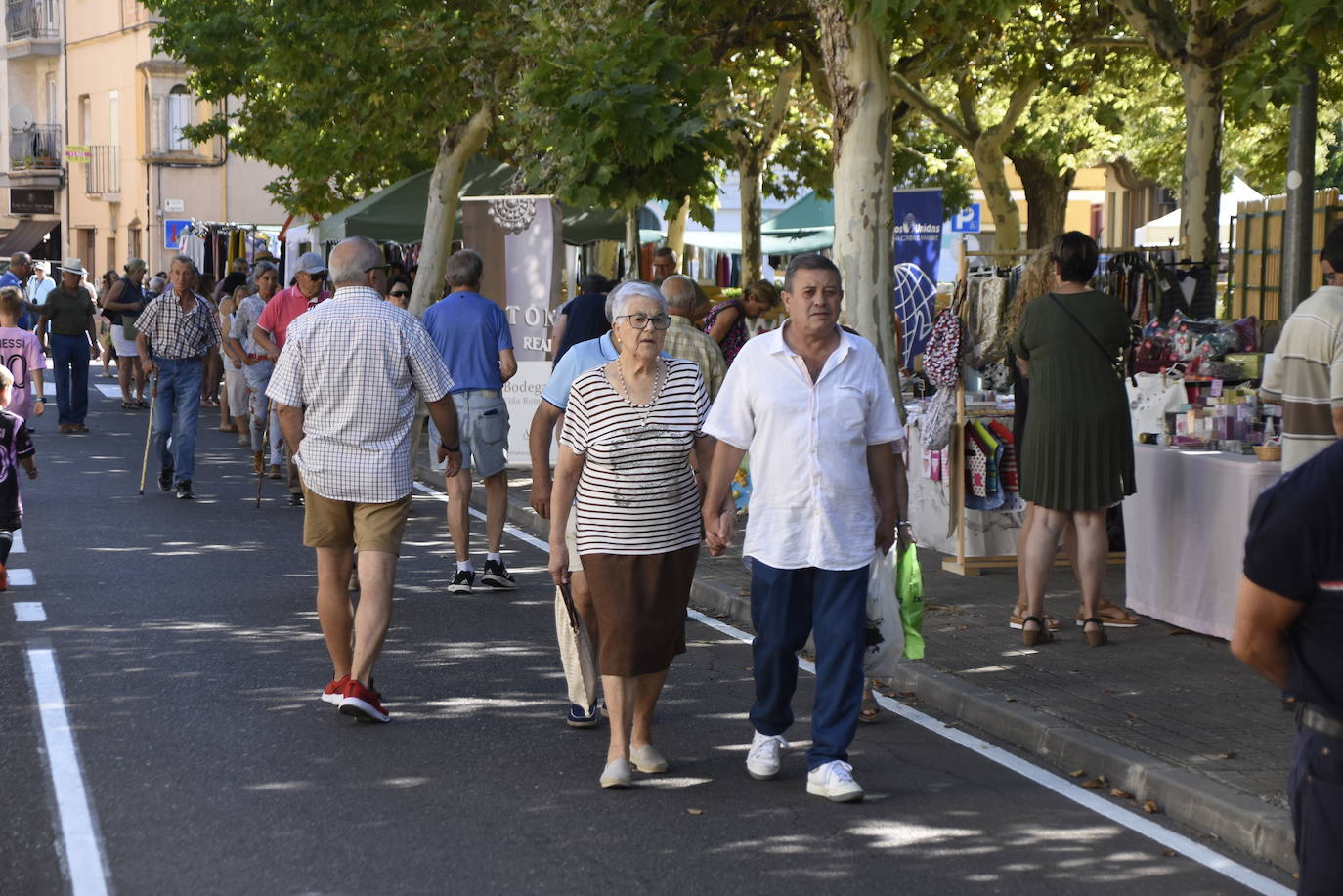 Ciudad Rodrigo reivindica su esencia comercial en el Martes Chico