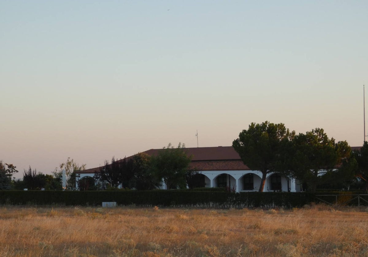 Salones del restaurante Las Cabañas en la finca El Ventorro.