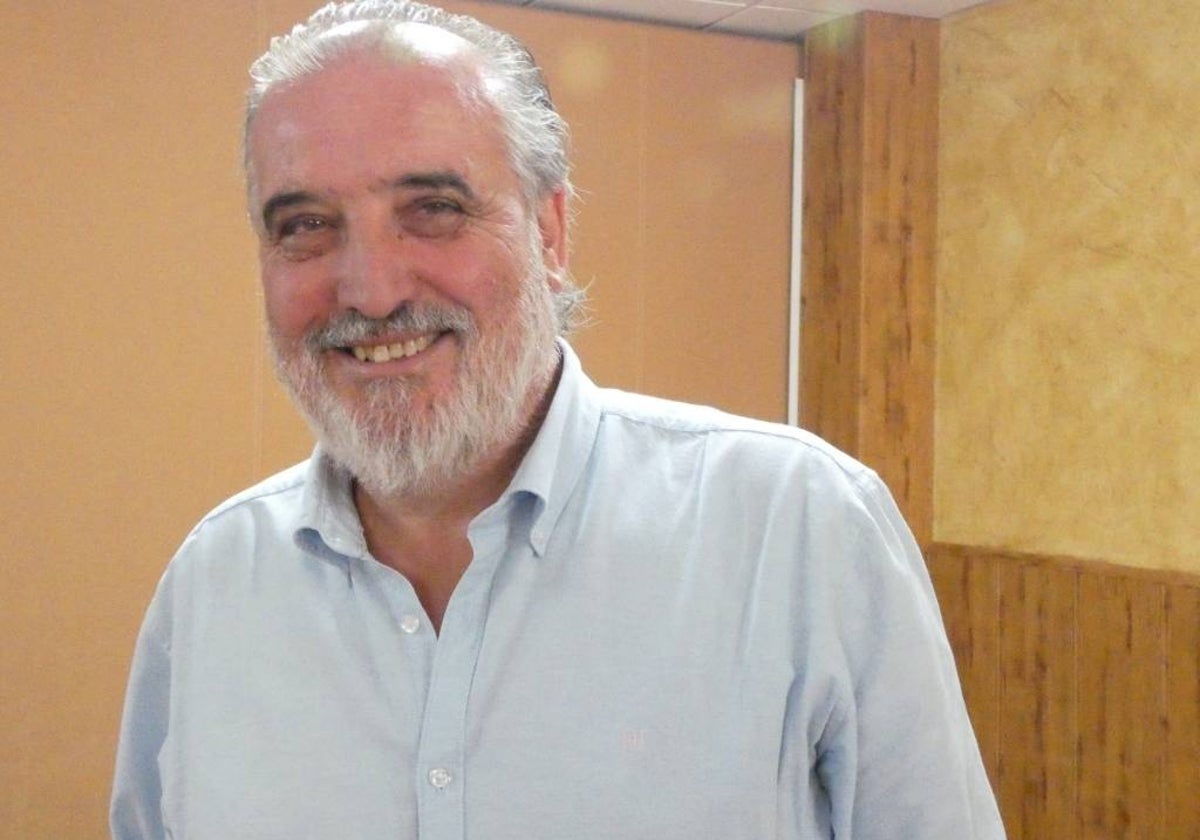 Macotera homenajea a su secretario José Luis Caballero