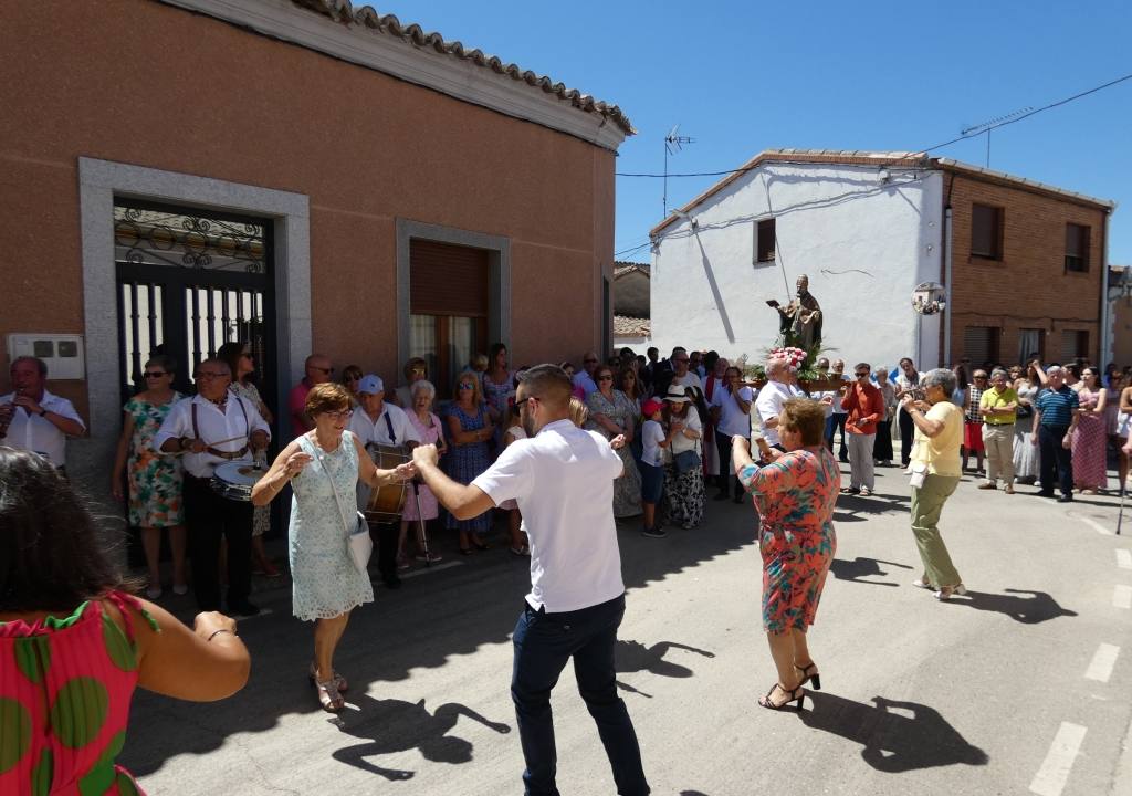 Jotas y vivas a San Pedro ad Víncula como colofón de las fiestas de Villar