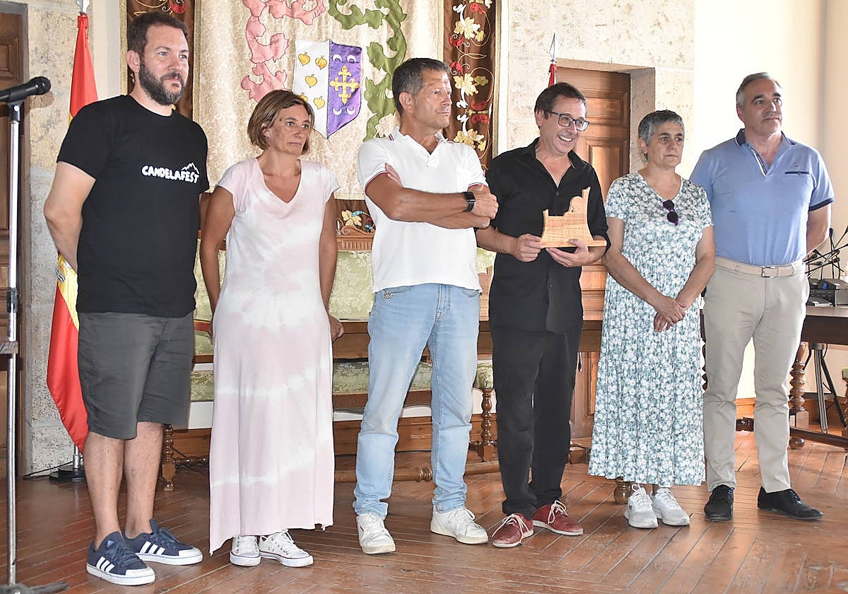 Antonio Velasco, Loli Ramos, Pablo Hernández, Jaime Santos, Marisa Macías y Tikio Sánchez en la inauguración del festival.