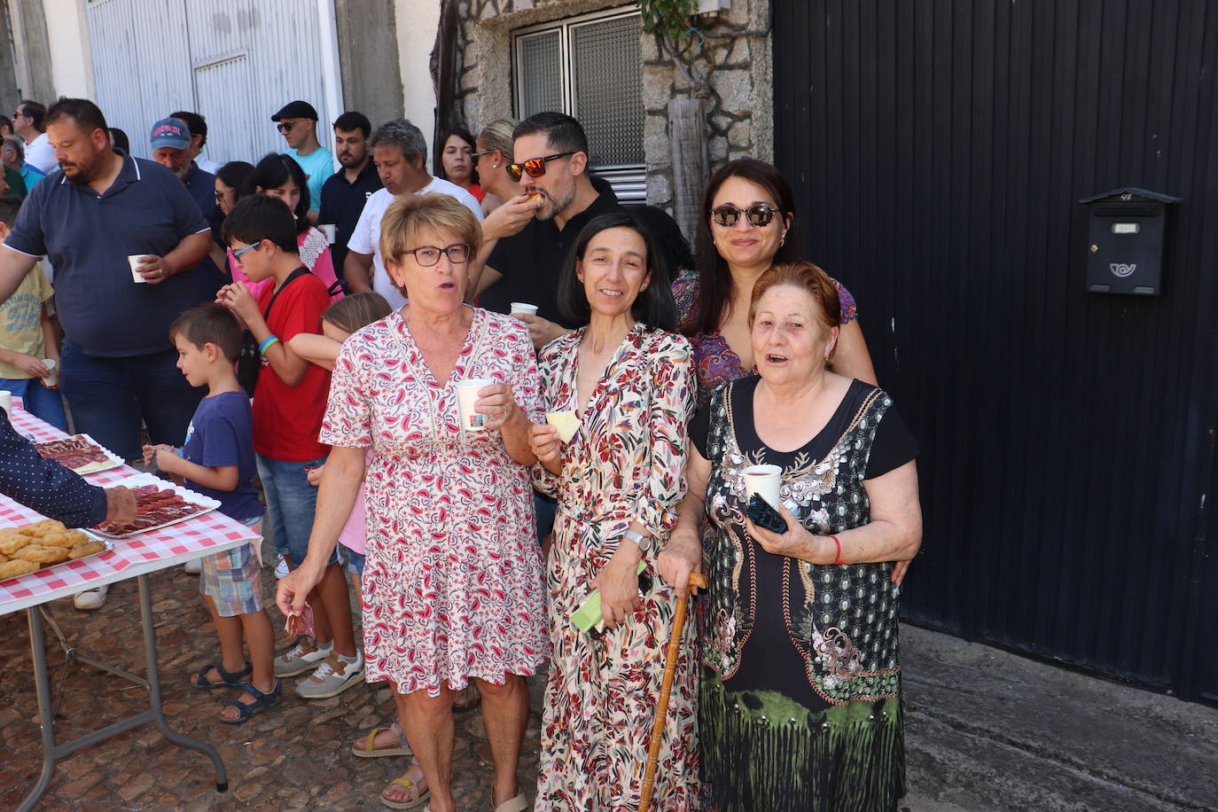 Valero rinde homenaje a sus mayores en la fiesta de la colmena