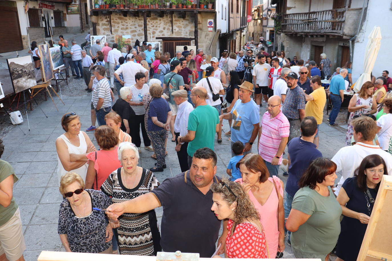 El certamen de pintura llena San Esteban de la Sierra de arte