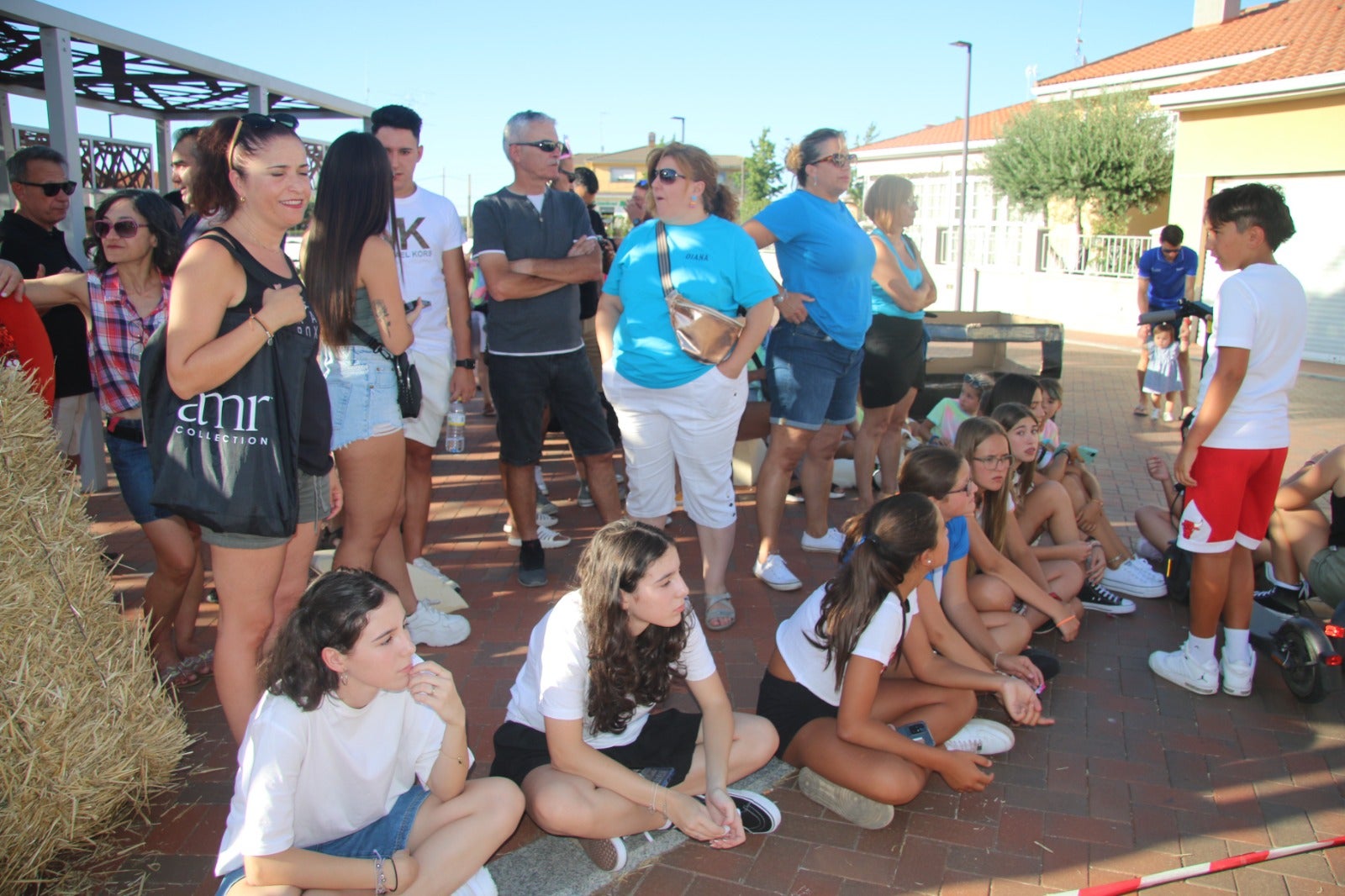 Doñinos disfruta de los Autos Locos y del Market de Artesanía