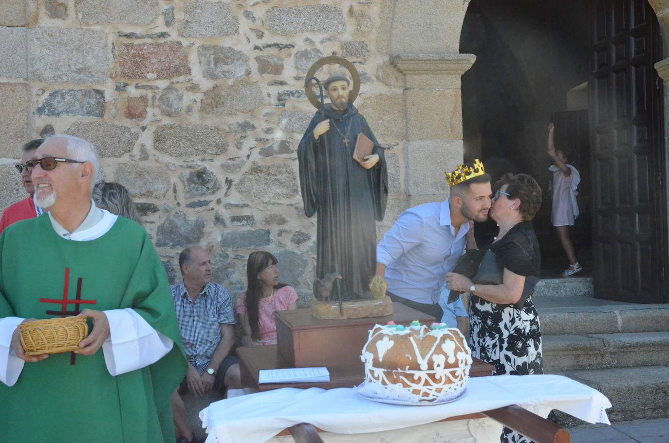 Saelices el Chico palpita en la procesión de San Benito