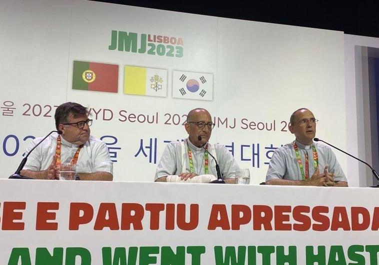 Contuntende respuesta de los obispos españoles al cántico de «¡que te vote Txapote!» en la JMJ