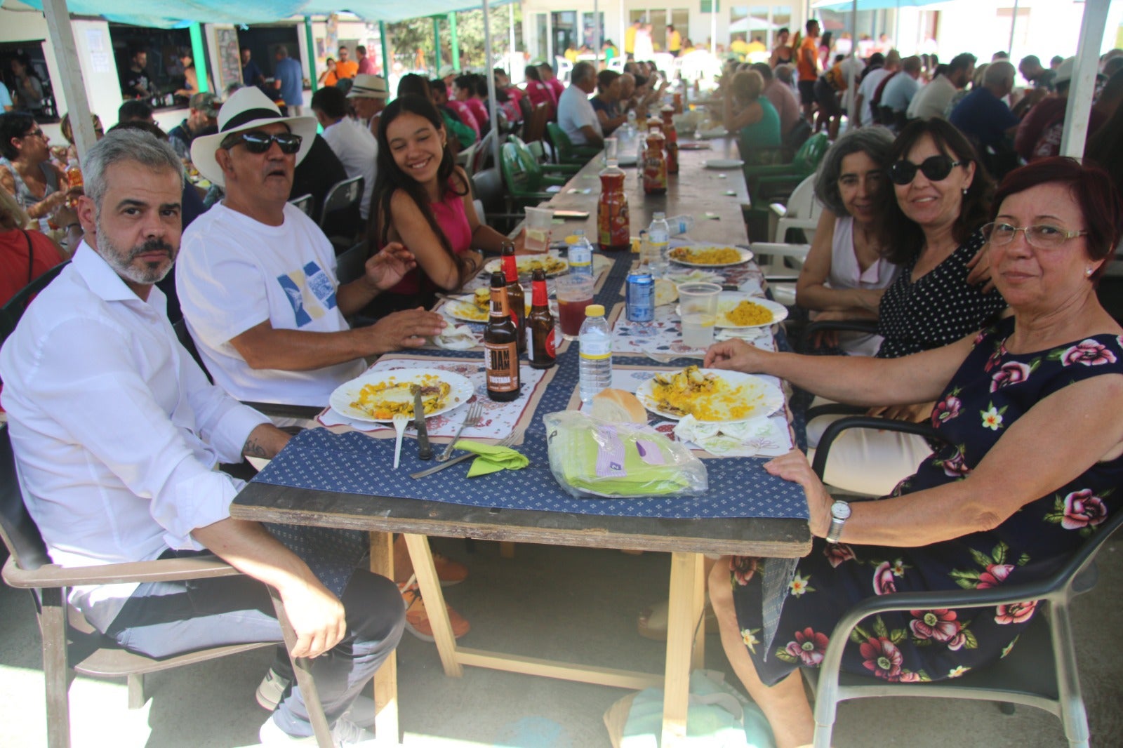 Fin de fiesta en Robliza de Cojos con 400 raciones de paella