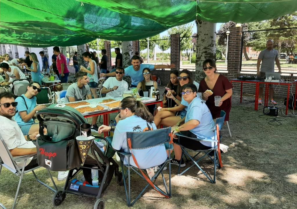 Más de 400 personas reviven el Lunes de Aguas estival en Palaciosrubios