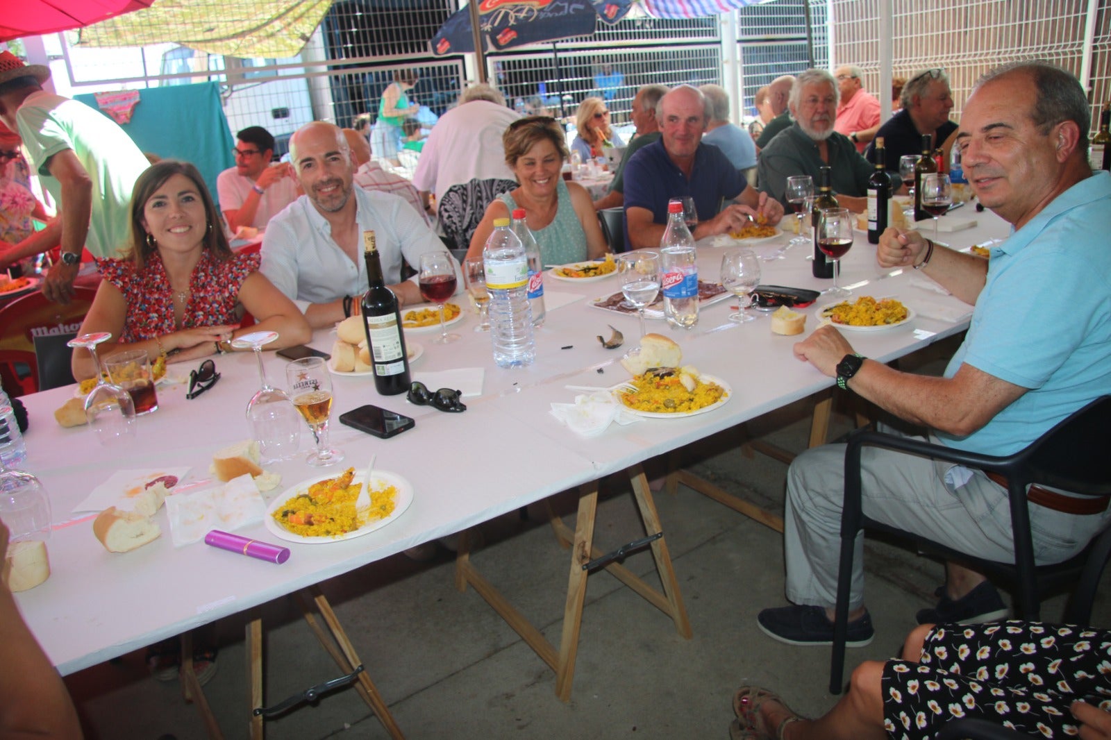 Fin de fiesta en Robliza de Cojos con 400 raciones de paella