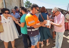La degustación del convite a dulces en Doñinos