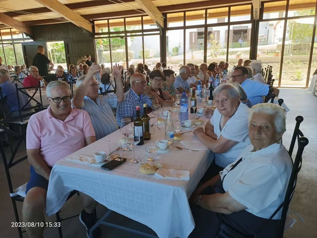 Linares de Riofrío camina hacia sus fiestas y los mayores marcan el camino