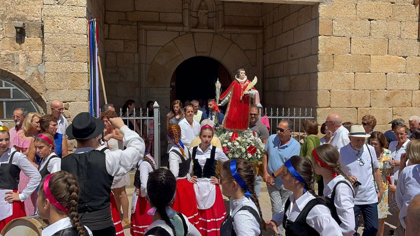 Bailes en honor a San Lorenzo en el día grande de Saucelle