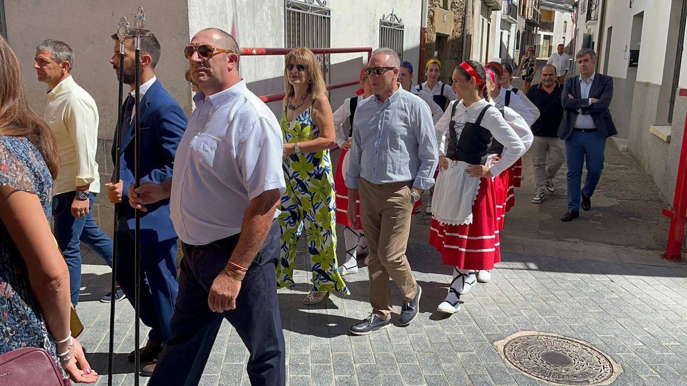 Bailes en honor a San Lorenzo en el día grande de Saucelle