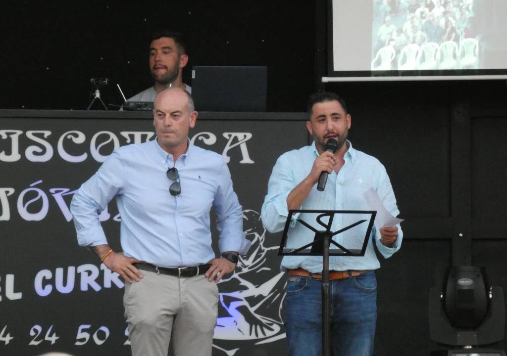 Peñas y tradición en el arranque de la fiesta en Aldeaseca