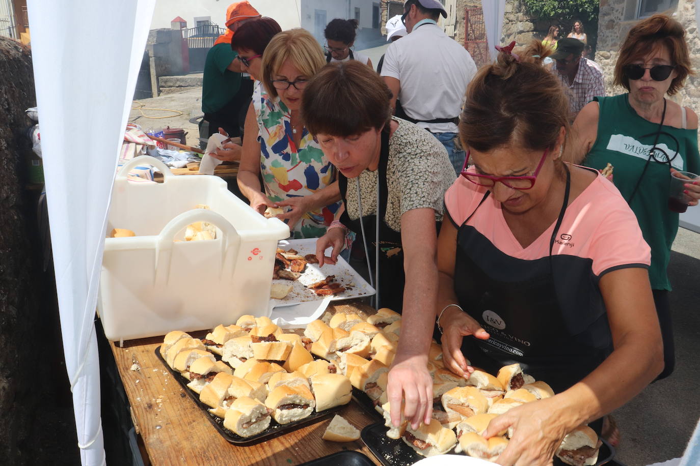 Valdesangil celebra su fiesta con una animada comida