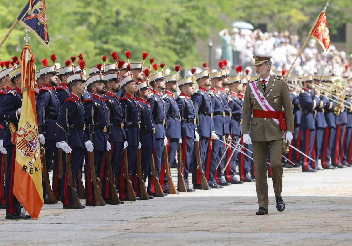 Felipe VI en un acto castrense de la Guardia Real.