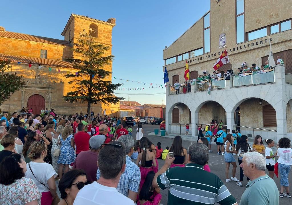 Babilafuente lanza el chupinazo que da paso a las fiestas